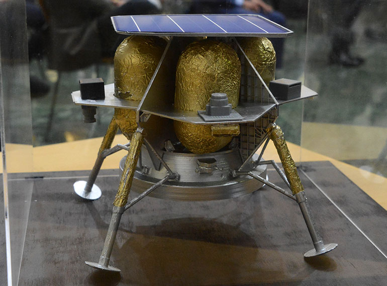 A model of the Peregrine Lunar Lander that will be sent to the moon in June. | Source: UNAM