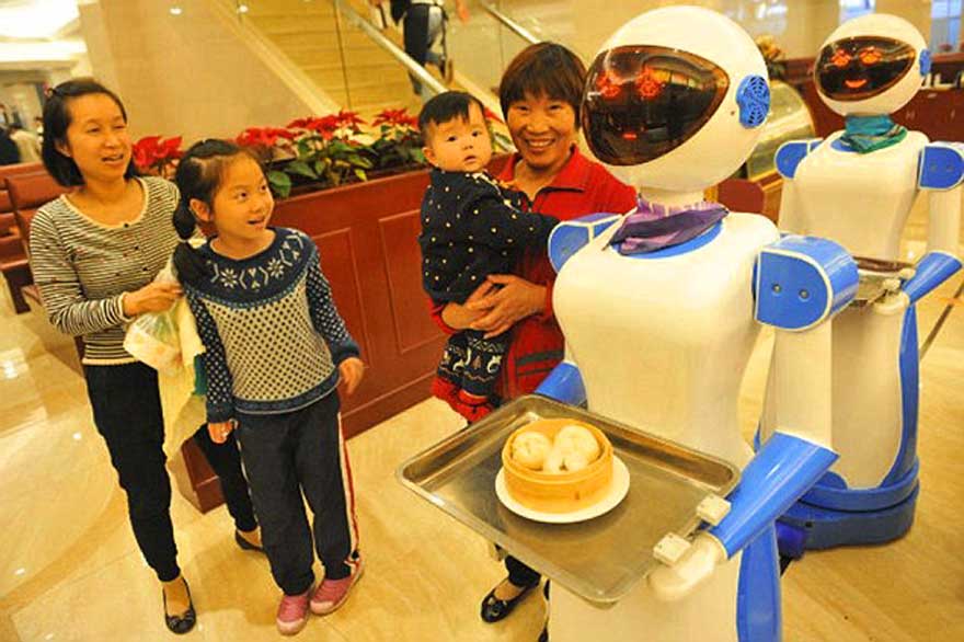 Robotic cooks, servers and noodlecutting devices The Robot Report