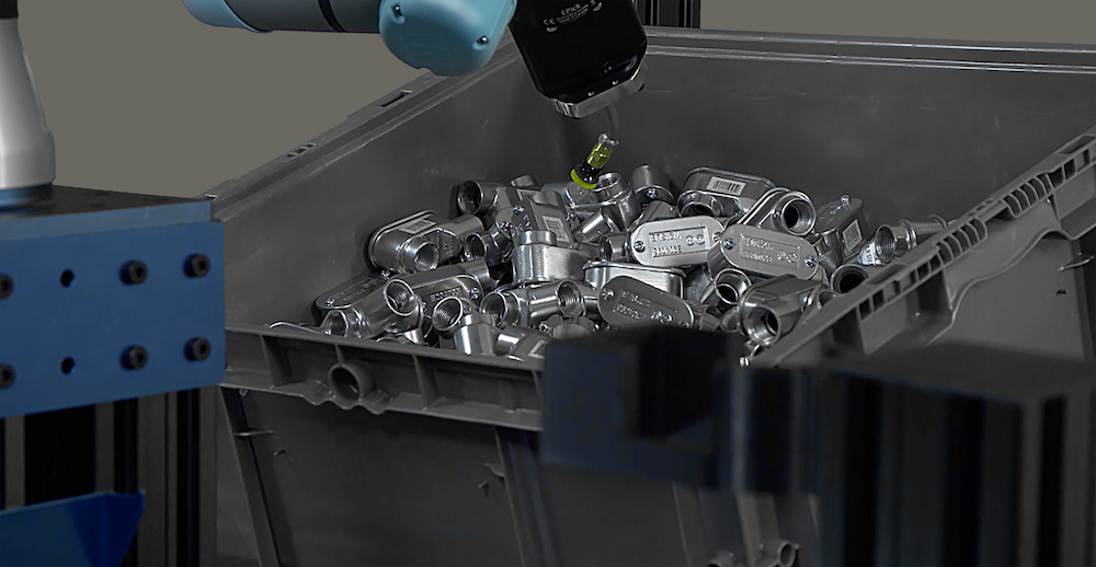 ActiNav autonomous bin picking universal robots