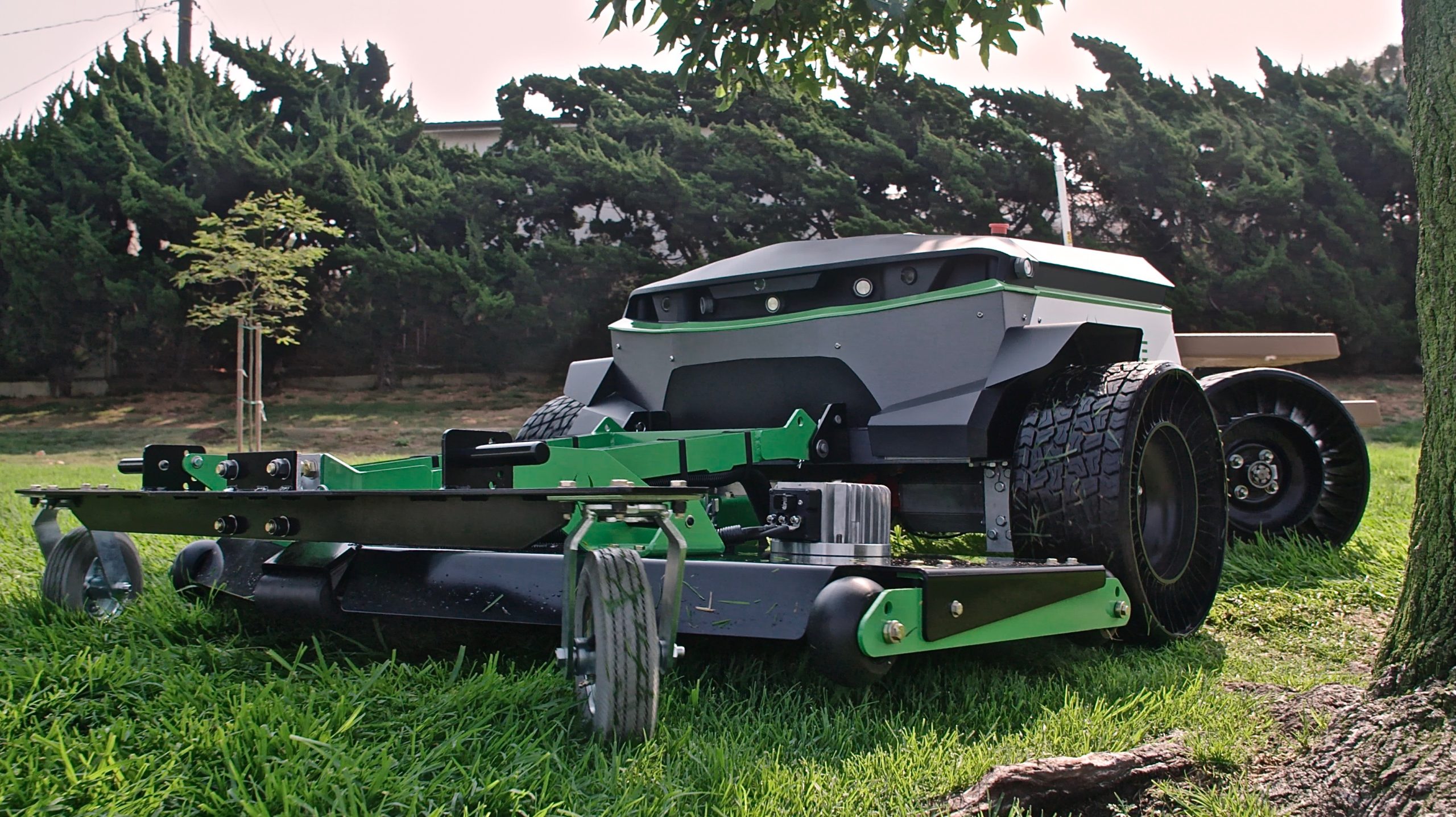 flise Ondartet Grøn Graze announces new autonomous robot for commercial lawn mowing