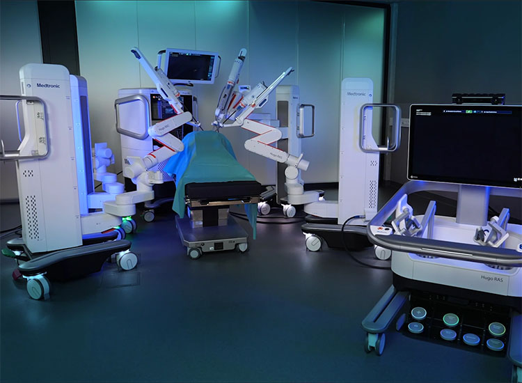 Medtronic hugo robot 2025