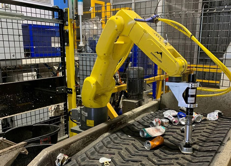 EverestLabs robot sorting aluminum cans.