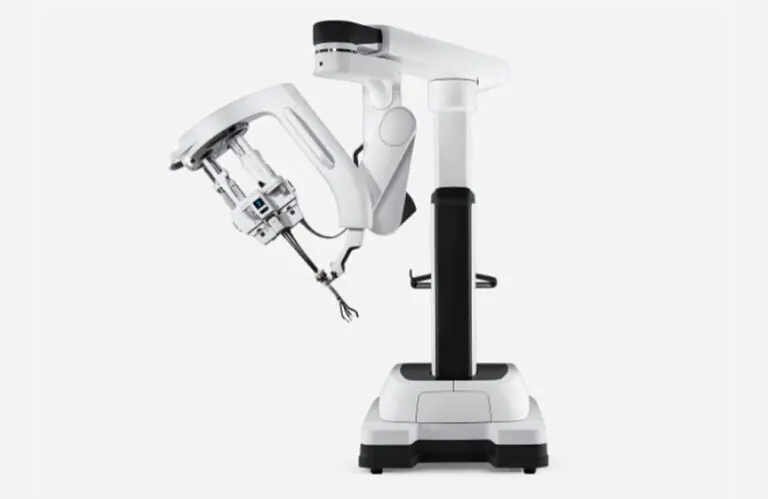 The da Vinci SP surgical robot system.