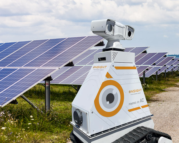 OnSight’s Unmanned Ground Vehicle (UGV) has a radiometric thermal imaging camera and an optical zoom camera that uses AI visual learning to detect, report, & observe issues and anomalies on utility solar farms.