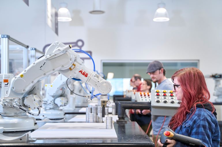 ABB's expanded robot training center in Auburn Hills, Mich.