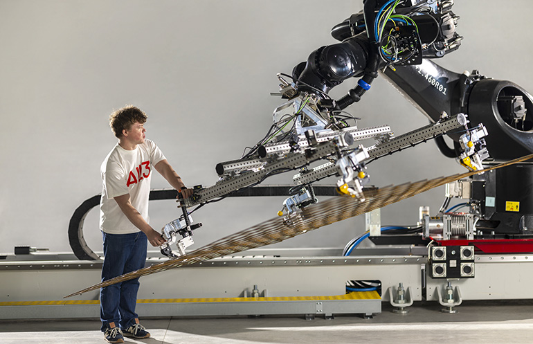 All3 is using robot arms and mobile platforms in construction.