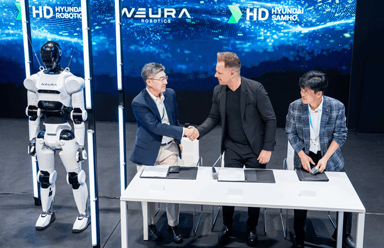 From left: Younghoon Song (HD Hyundai Robotics Co., Ltd., VP, Solution Development Division), David Reger (NEURA Robotics, CEO and Founder), Sanghun Ryu (HD Hyundai Samho Co., Ltd., VP, Automation Innovation Center Division