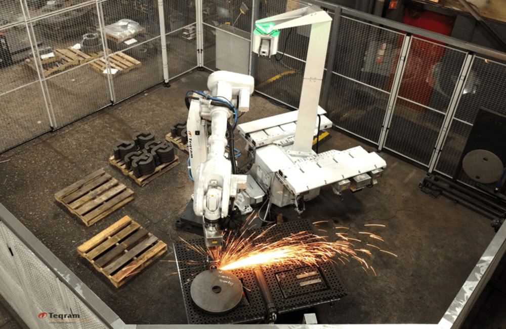 Teqram deploys automated grinding robot in 2 states with AMP - The Robot Report