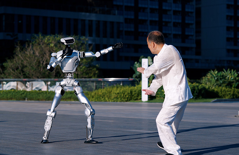 limx oli humanoid robot does tai chi.