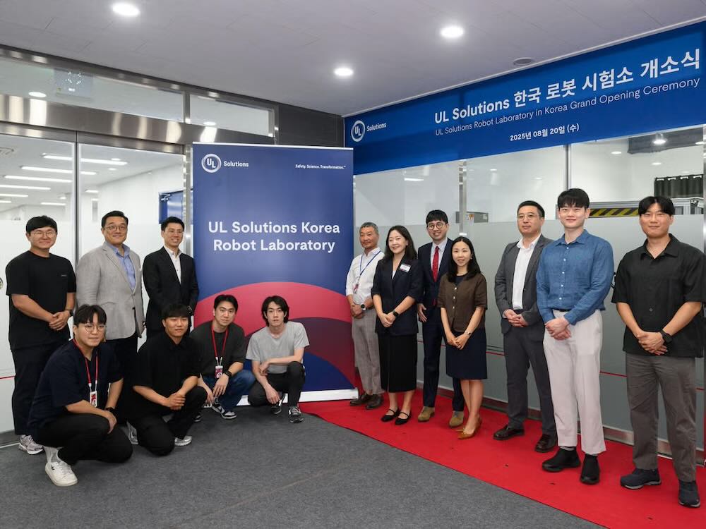 UL Solutions team at the South Korea Robot Laboratory.