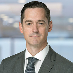 headshot of peter finn.