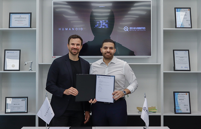 Jochen Rudat, diretor de crescimento e receita da Humanoid, com Dr. Elie Metri, CEO da QSS AI & Robotics.