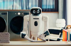 cloid robot folds a towel.