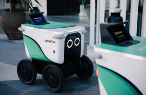 A Serve Robotics' sidewalk robot.