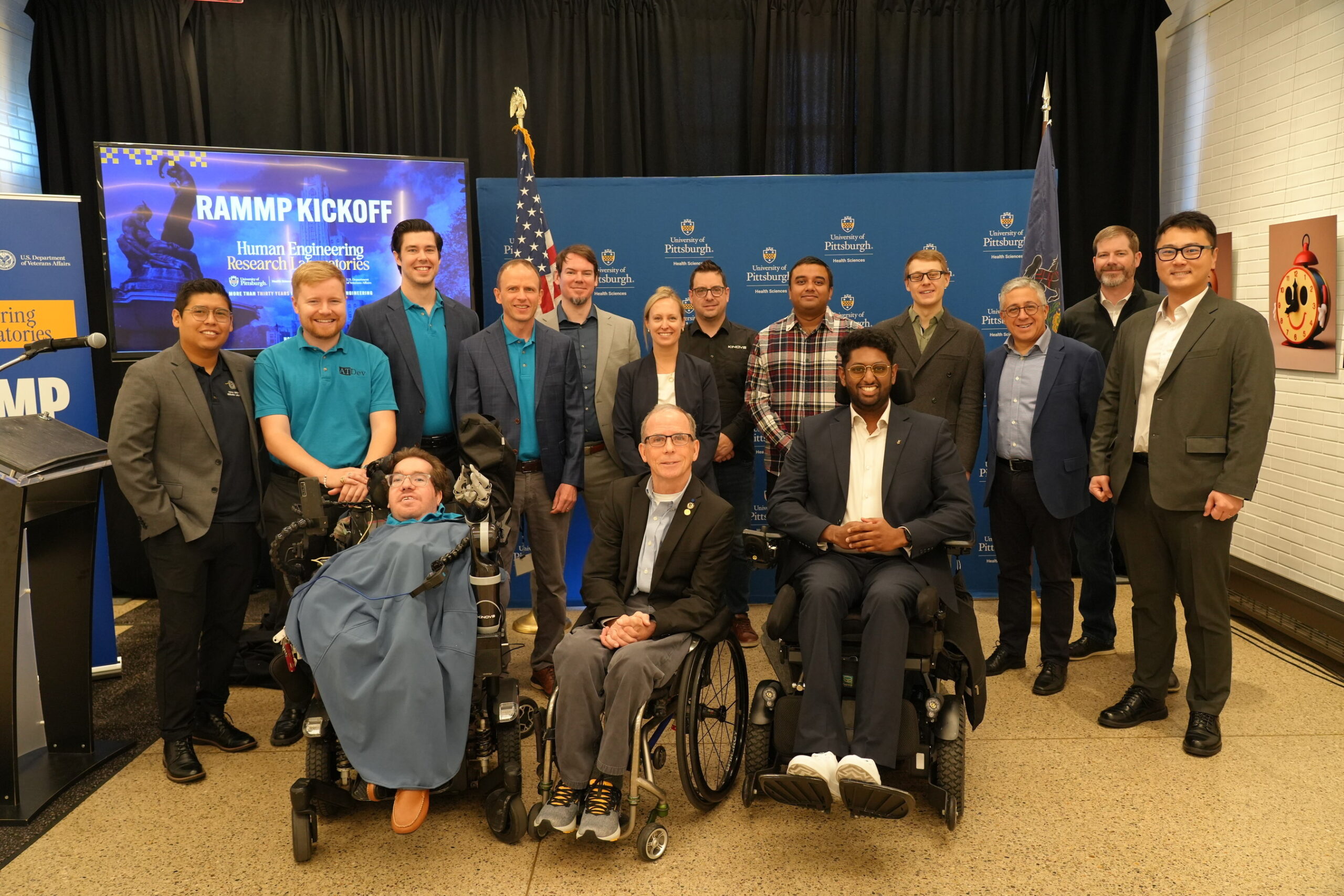 A equipe da Plataforma de Manipulação e Mobilidade Assistiva Robótica no anúncio do prêmio ARPA-H.