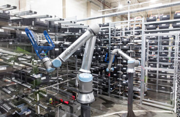 UR cobots work together, coordinated by advanced software.