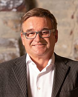 headshot of thomas pilz.