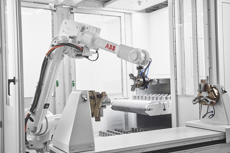 An ABB Flexloader displays its modular and customizable uses.