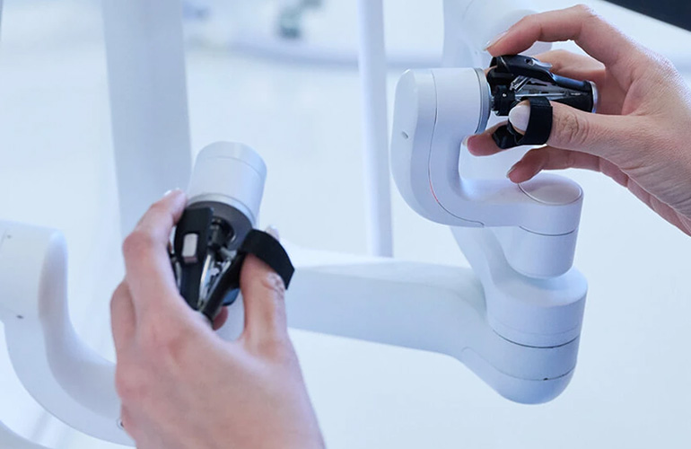 A closer look at Ottava’s surgeon controls. Photo credit: Johnson & Johnson
