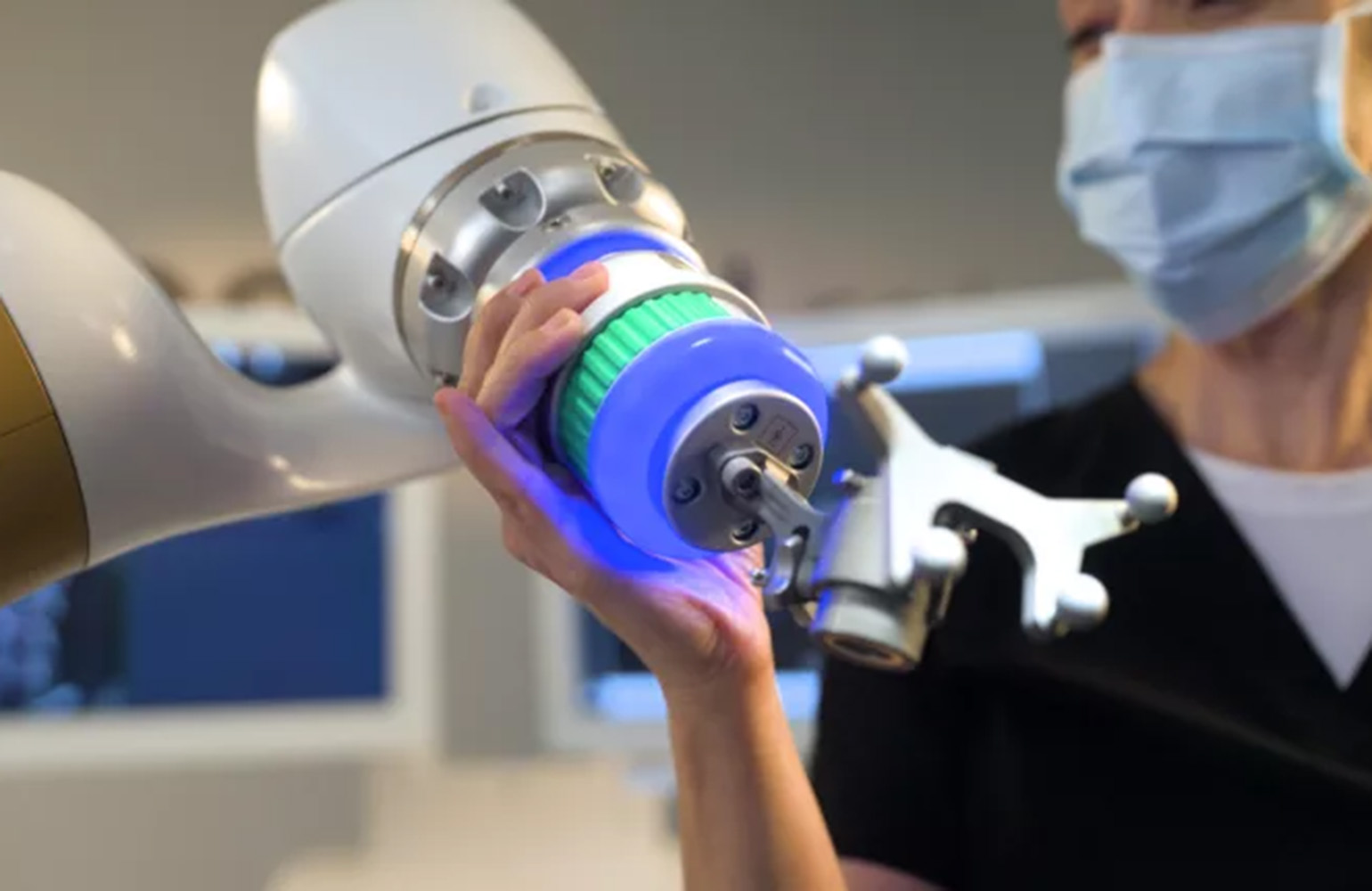 eCential offers an open, modular platform that allows it to collaborate with technology companies and implant manufacturers. Enovis is buying eCential.
