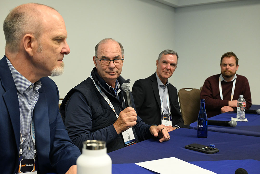 Mike Oitzman, Rick Faulk, Bill Booth, Alex LInde in a panel.